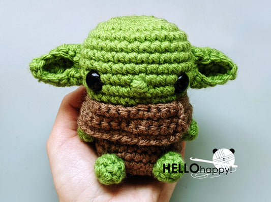 Free Crochet Pattern: Baby Yoda Amigurumi AND Finger Puppet