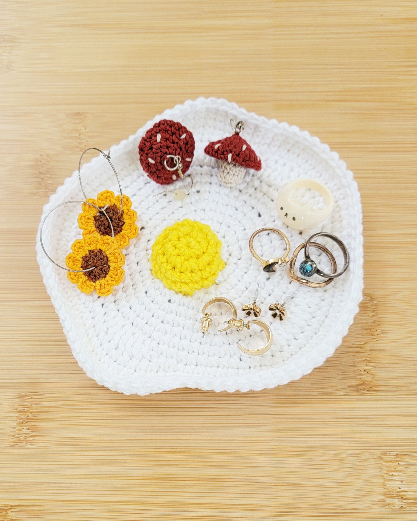 Egg Jewelry Dish - Crochet Trinket Dish - Sample Sale