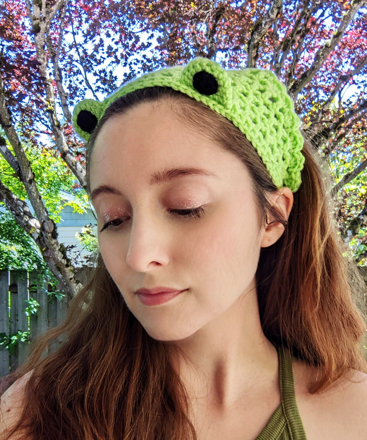 Crochet Pattern: Froggy Bandana – HELLOhappy - Main Image