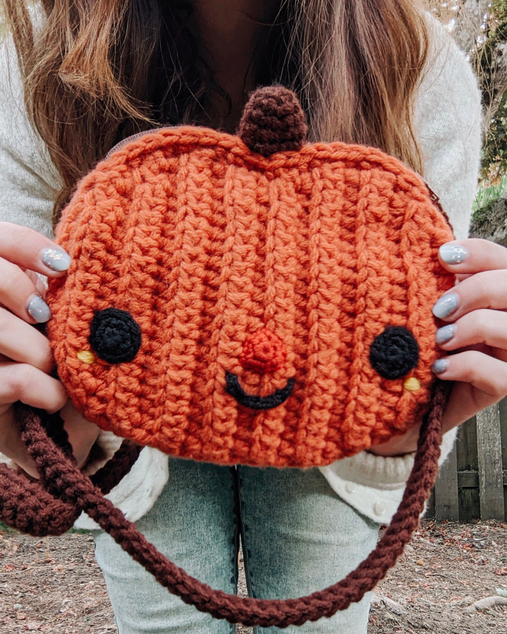 Crochet Pattern: Crossbody Pumpkin Bag – HELLOhappy - Main Image