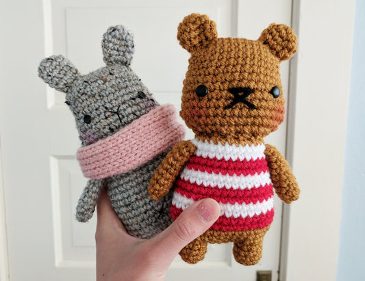 Free Crochet Pattern: chubby striped bear amigurumi (and bunny!)