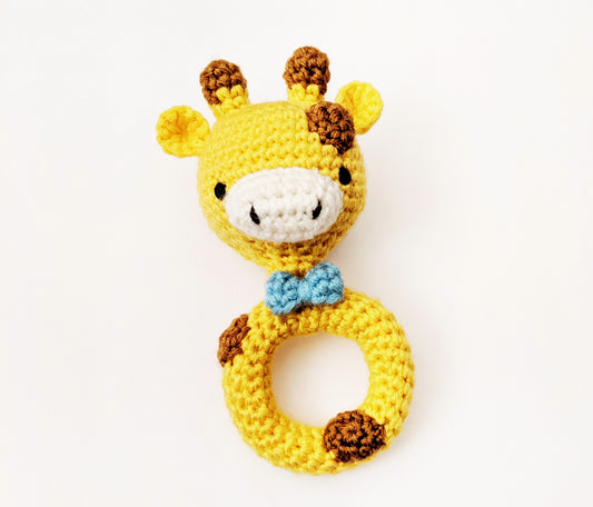 Free Crochet pattern: Giraffe Baby Rattle (plus kitty!)