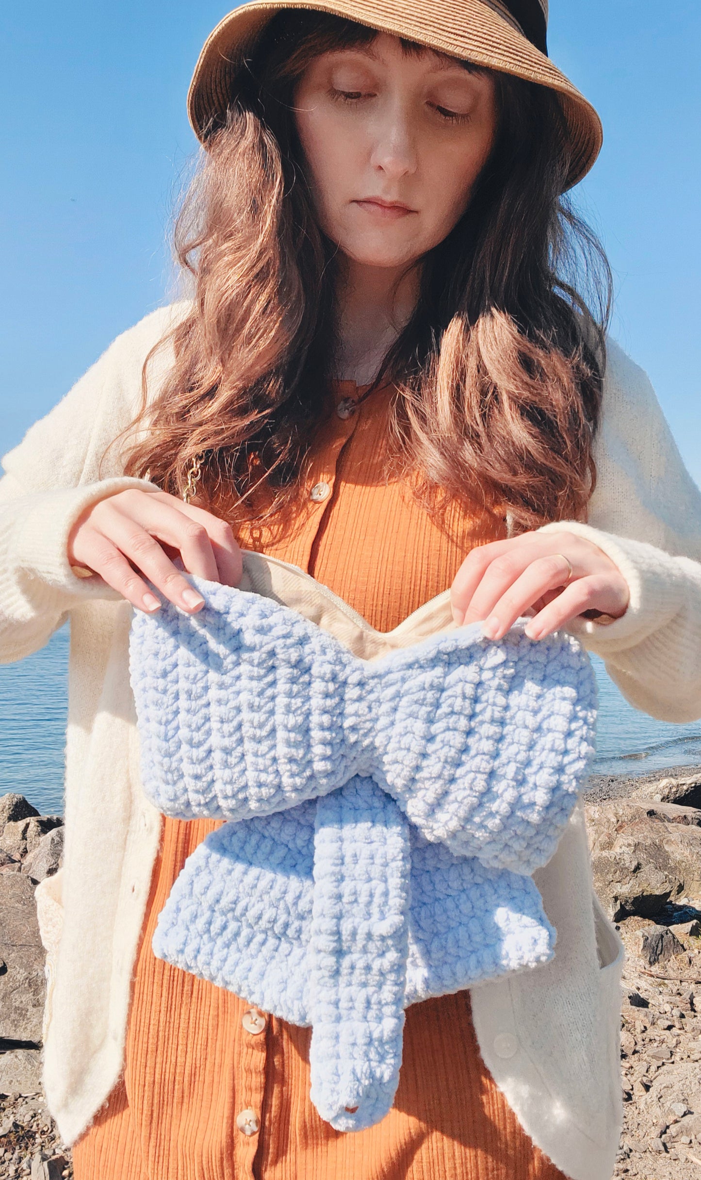 Crochet Pattern: Plush Bow Crossbody Bag