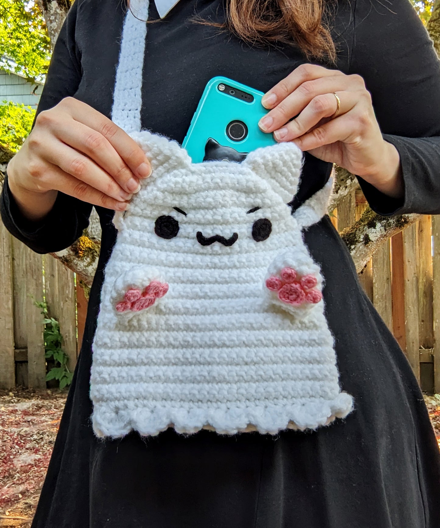 Crochet Pattern: Ghost Cat Crossbody Bag