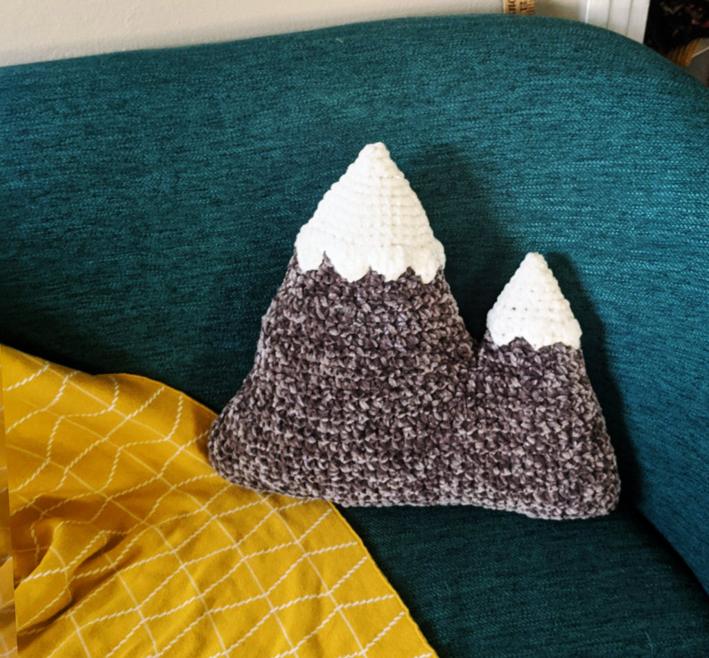 Crochet Pattern: Snowy Mountains Pillow