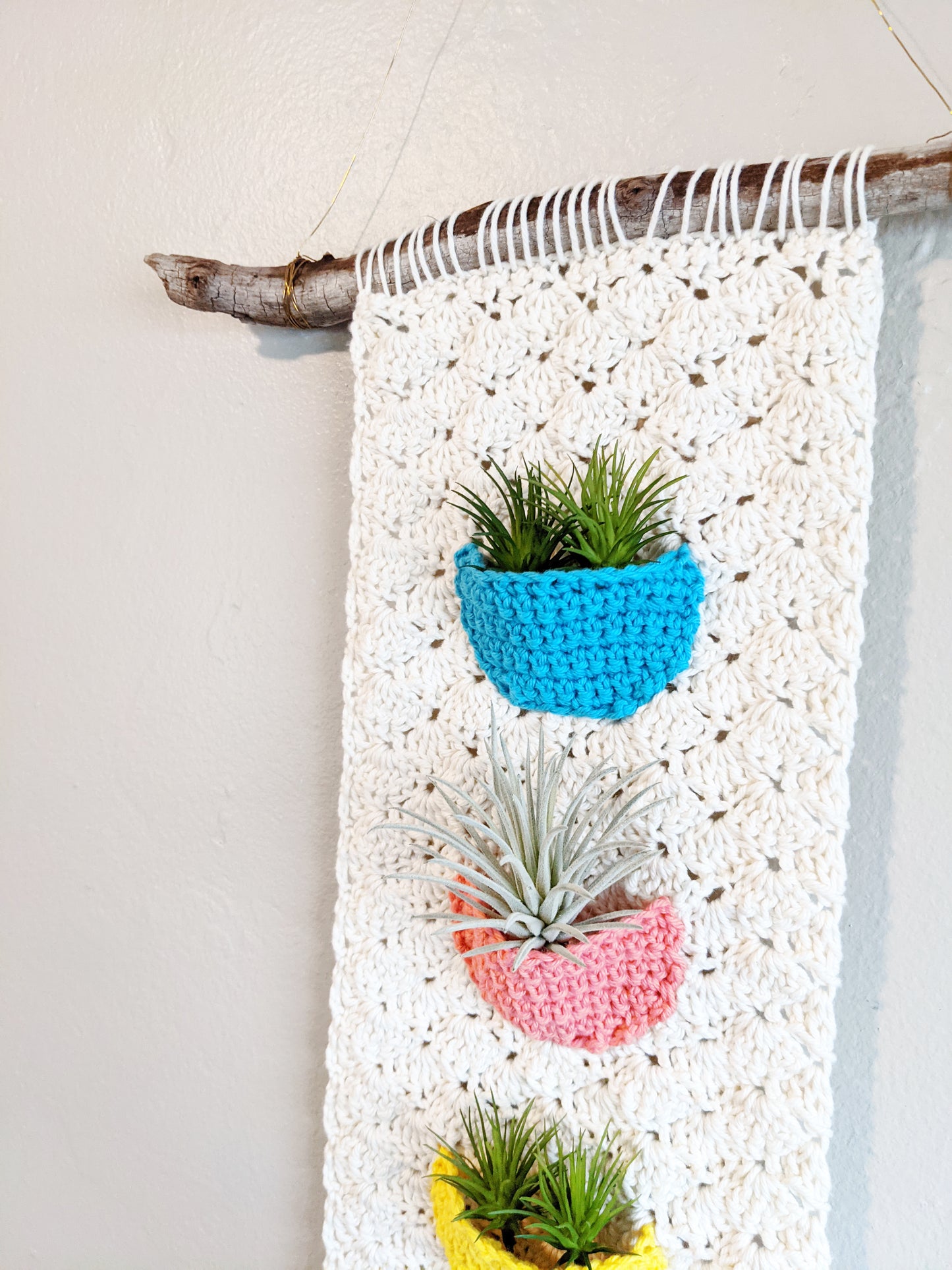 Crochet Pattern: Hanging Air Planter (with pockets!)