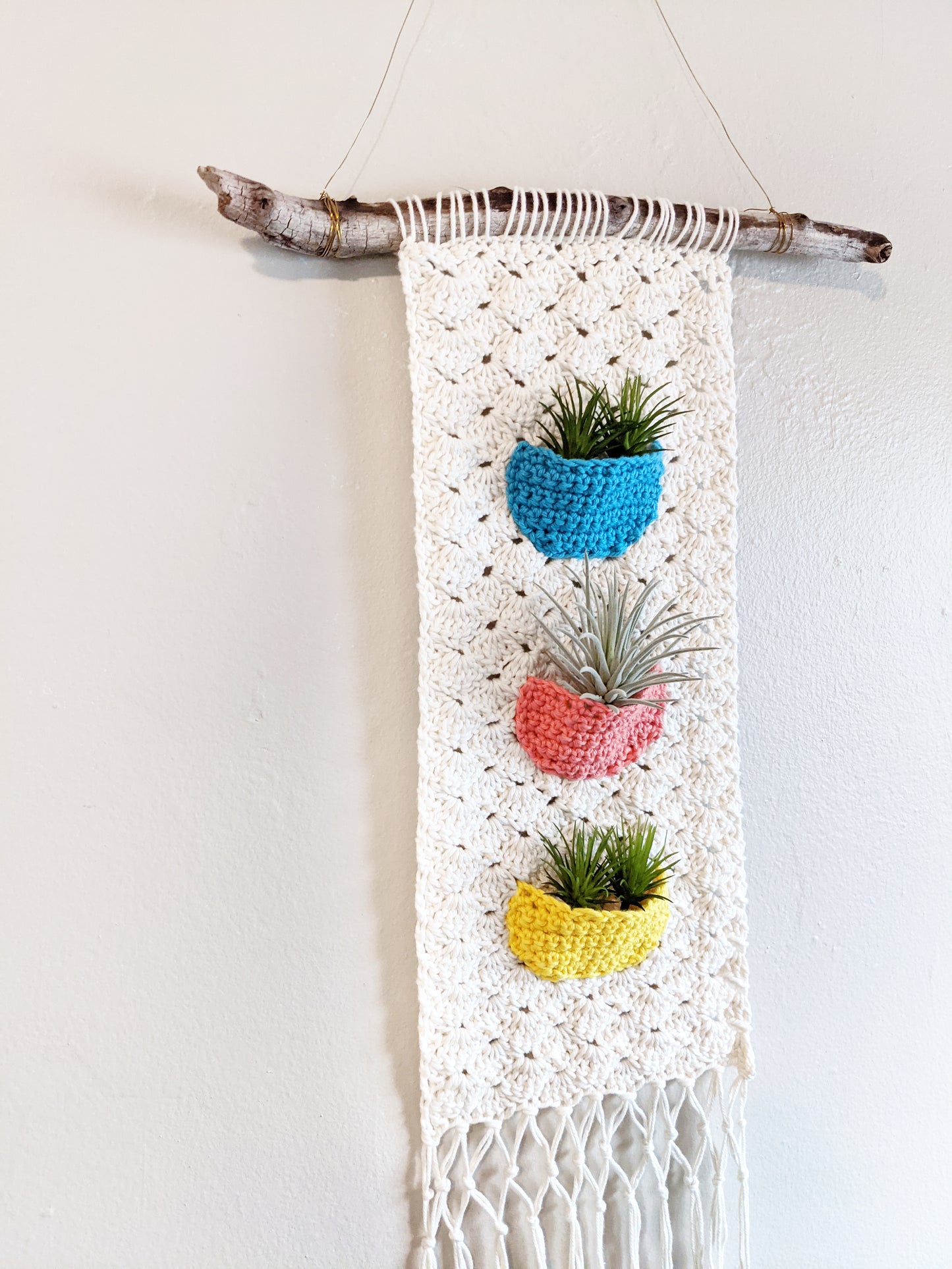 Crochet Pattern: Hanging Air Planter (with pockets!)