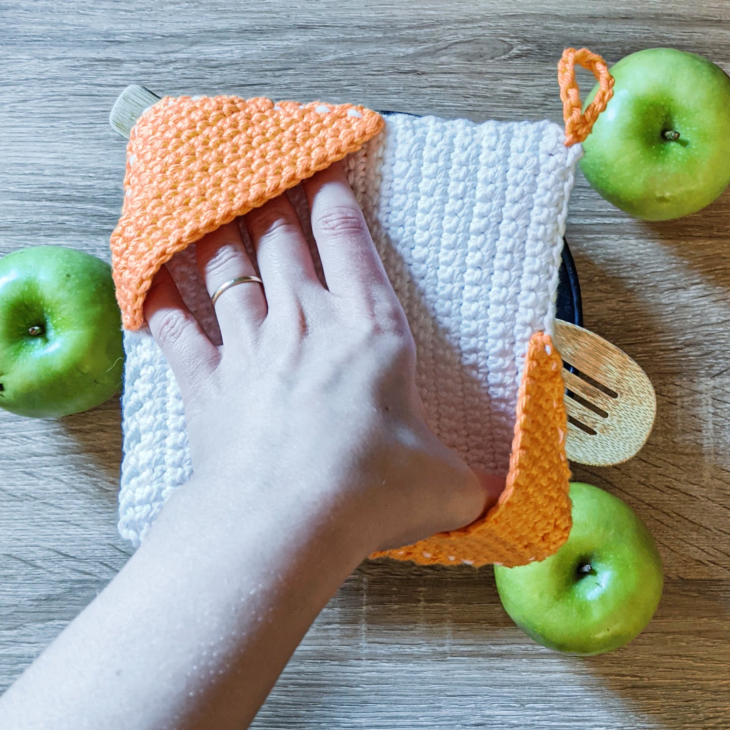 Crochet Pattern: Crosses Pot Holder