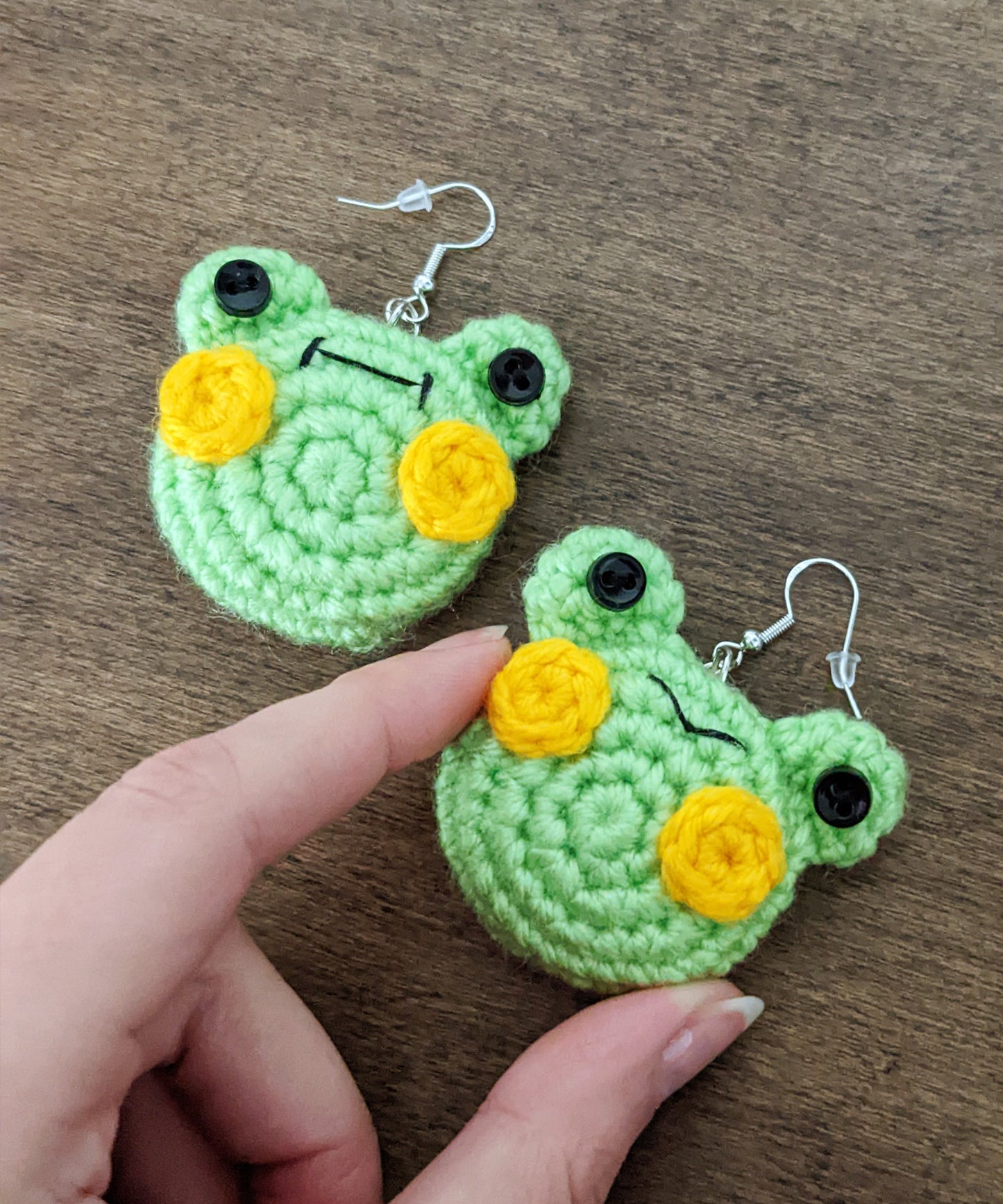 Crochet Pattern: Froggy Earrings